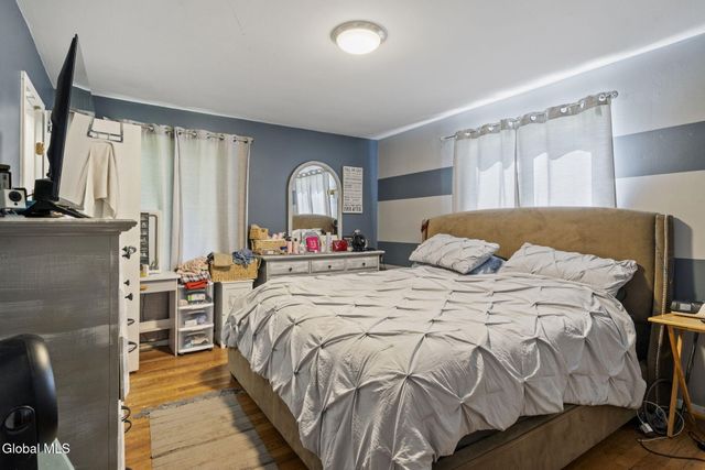 2 Ribbon Candy Lane, Schaghticoke, NY 12182