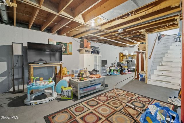 2 Ribbon Candy Lane, Schaghticoke, NY 12182