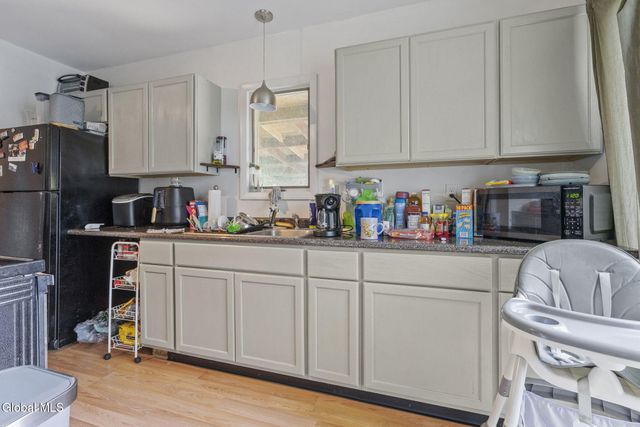 2 Ribbon Candy Lane, Schaghticoke, NY 12182