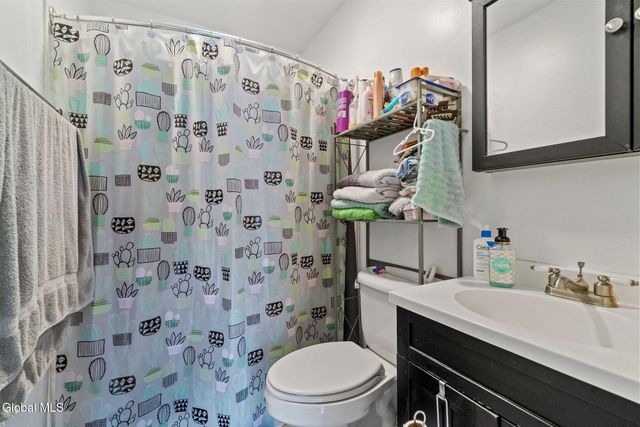 2 Ribbon Candy Lane, Schaghticoke, NY 12182