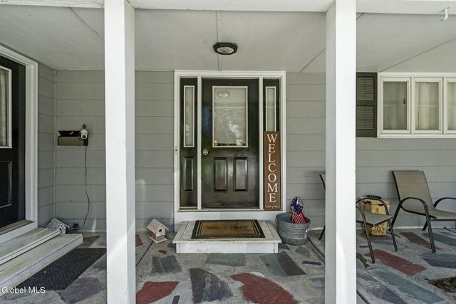 2 Ribbon Candy Lane, Schaghticoke, NY 12182