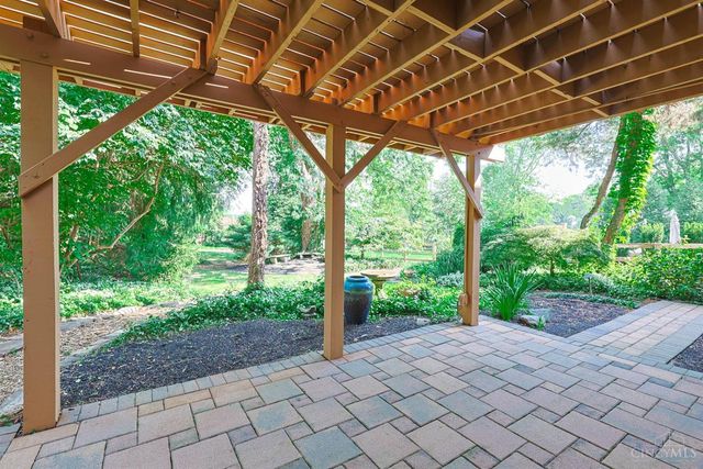 7306 Redondo Court, Madeira, OH 45243