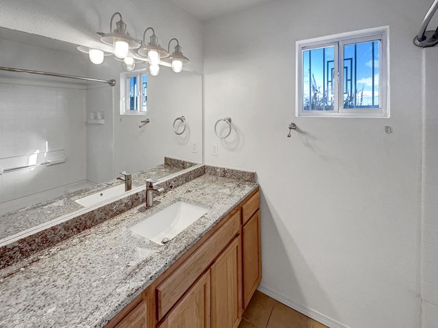 336 4th Avenue SW, Rio Rancho, NM 87124