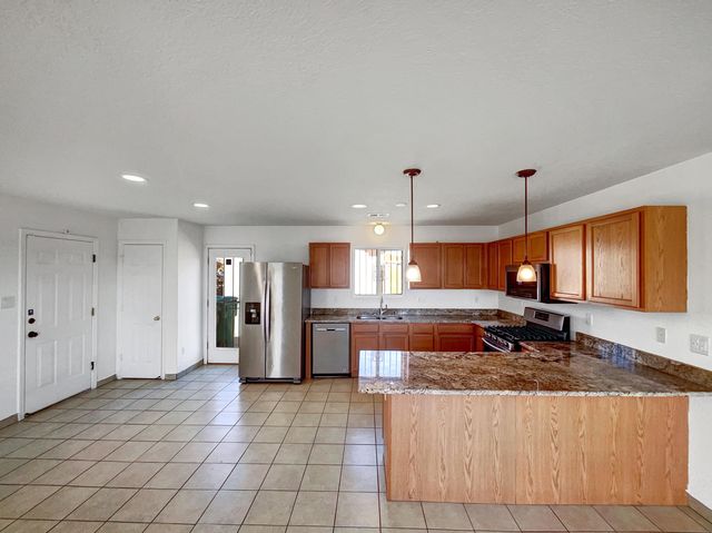 336 4th Avenue SW, Rio Rancho, NM 87124
