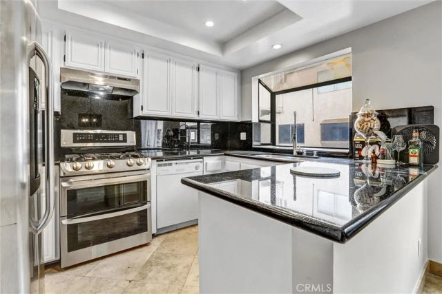 7900 Topanga Canyon Boulevard 15, Canoga Park, CA 91304