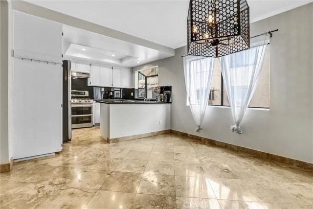 7900 Topanga Canyon Boulevard 15, Canoga Park, CA 91304