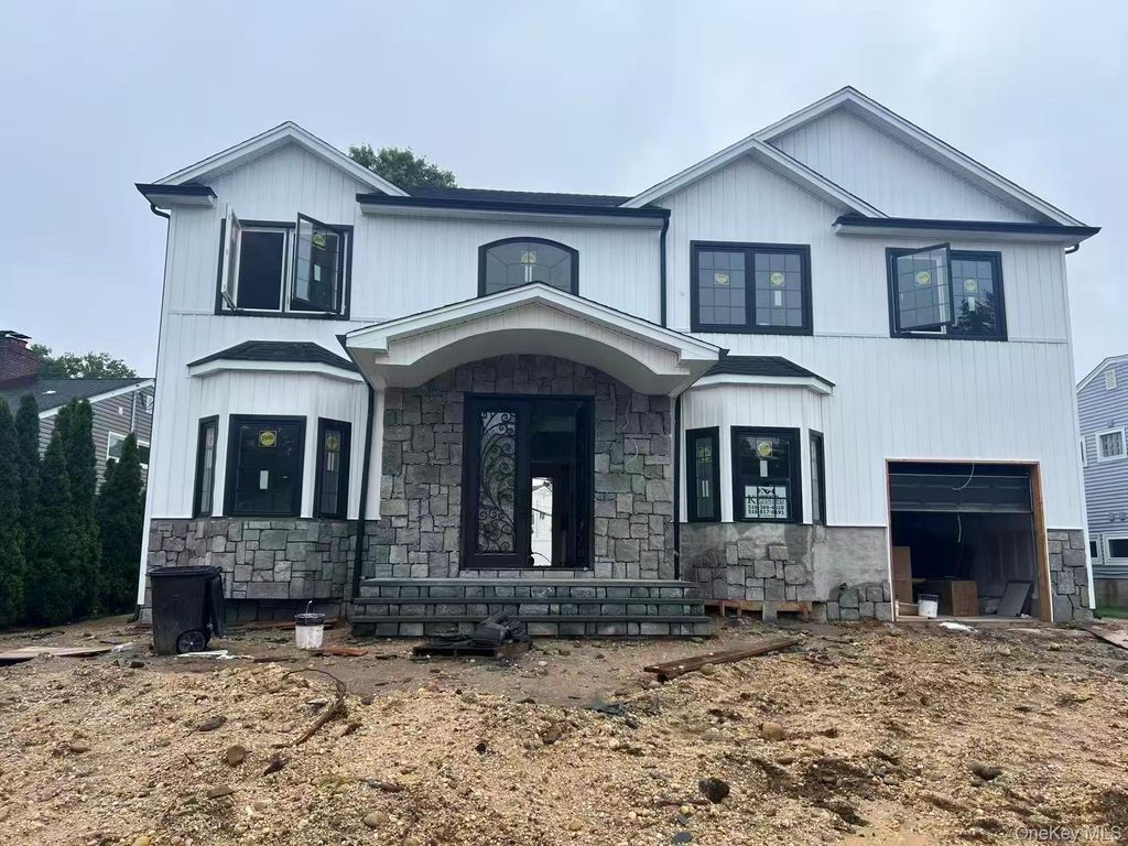 112 Columbia Drive, Jericho, NY 11753