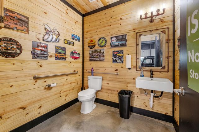 1229 State Highway 36 N, Caldwell, TX 77836