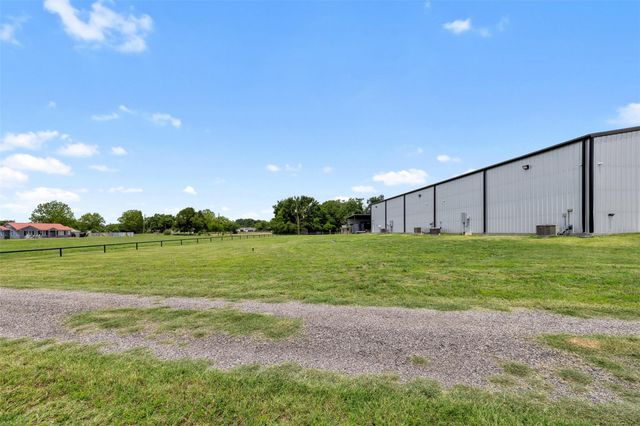 1229 State Highway 36 N, Caldwell, TX 77836