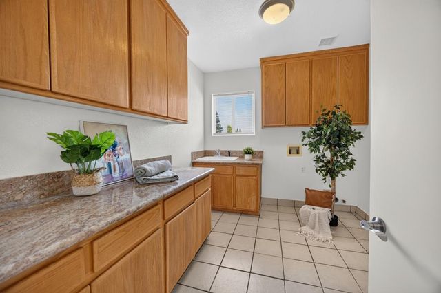 170 Black Powder Circle, Folsom, CA 95630
