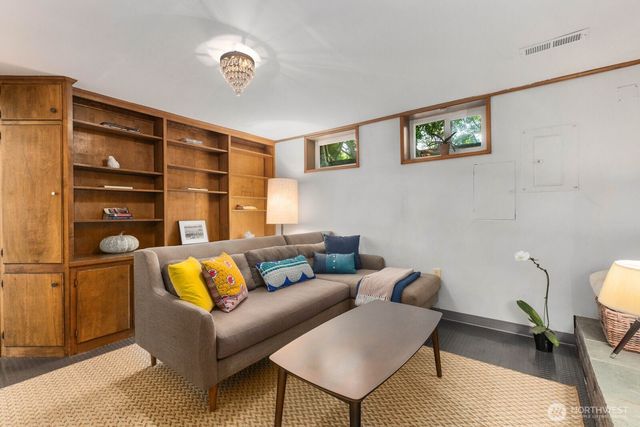 1624 E McGraw Street, Seattle, WA 98112
