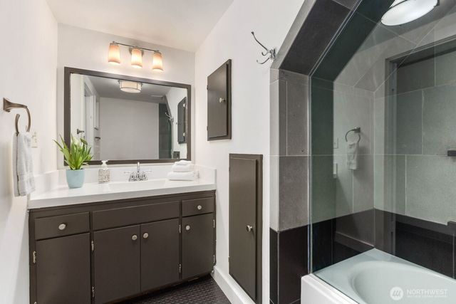 1624 E McGraw Street, Seattle, WA 98112