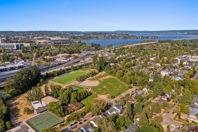 1624 E McGraw Street, Seattle, WA 98112