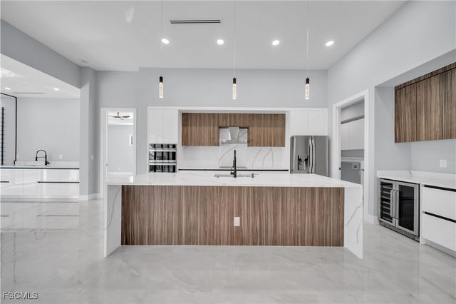 129 SW 33rd PL, Cape Coral, FL 33991