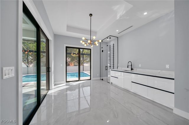 129 SW 33rd PL, Cape Coral, FL 33991