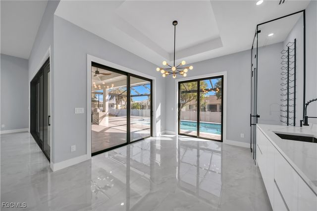 129 SW 33rd PL, Cape Coral, FL 33991