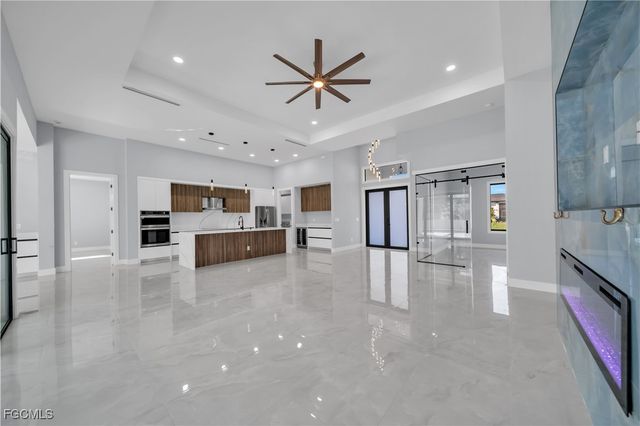 129 SW 33rd PL, Cape Coral, FL 33991