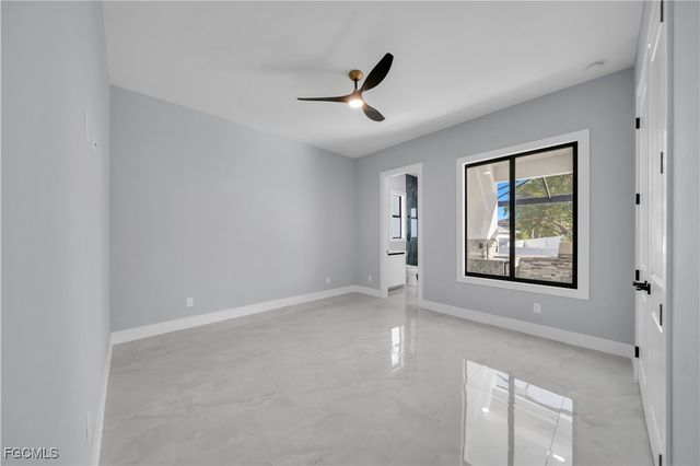 129 SW 33rd PL, Cape Coral, FL 33991