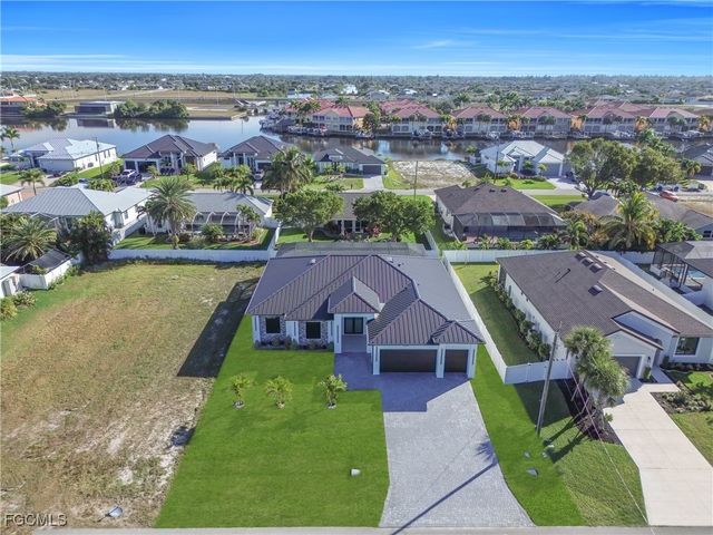 129 SW 33rd PL, Cape Coral, FL 33991