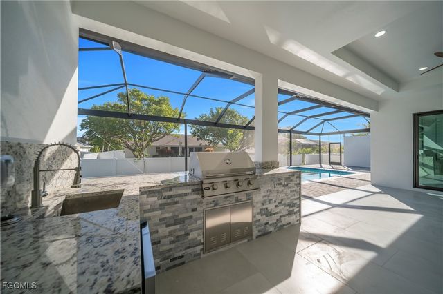 129 SW 33rd PL, Cape Coral, FL 33991