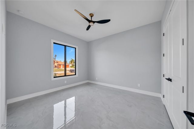 129 SW 33rd PL, Cape Coral, FL 33991