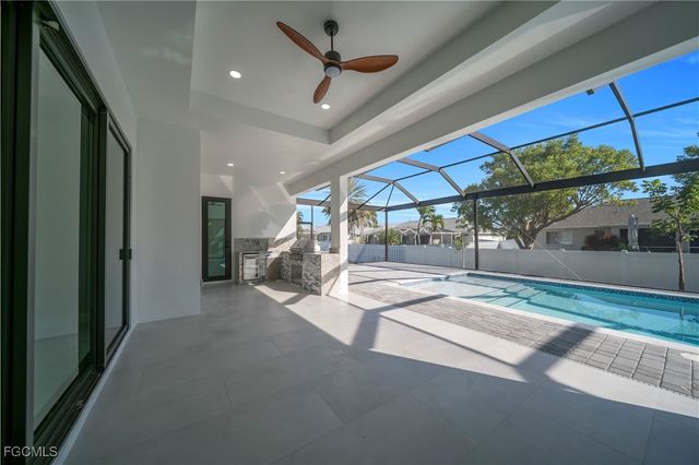 129 SW 33rd PL, Cape Coral, FL 33991