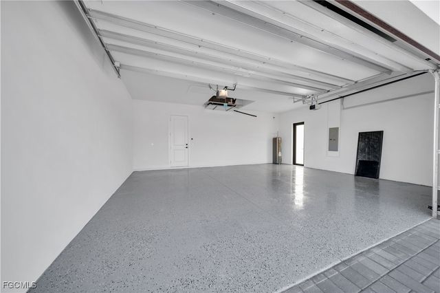 129 SW 33rd PL, Cape Coral, FL 33991