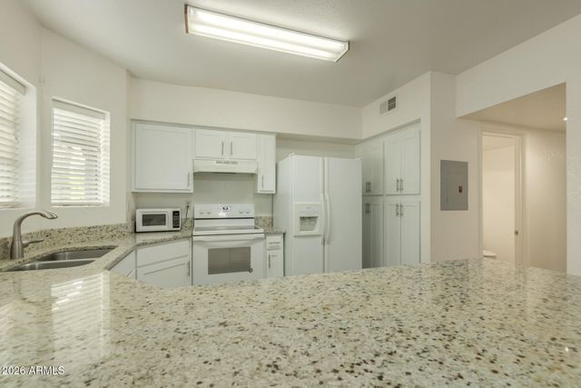 1446 E GROVERS Avenue 17, Phoenix, AZ 85022