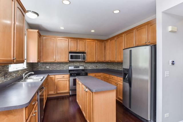 554 Declaration Lane, Aurora, IL 60502