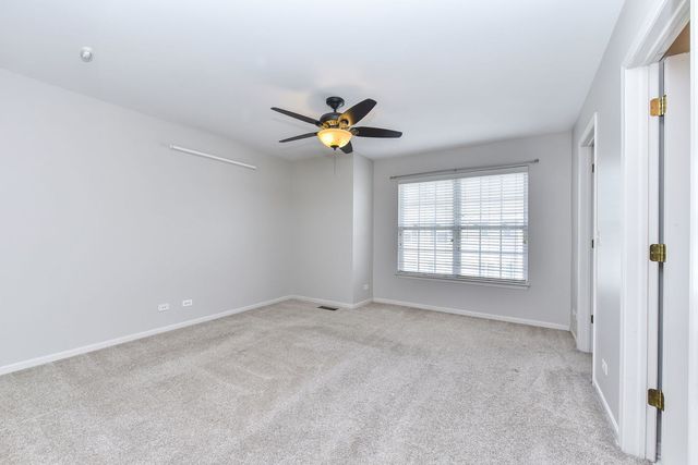 554 Declaration Lane, Aurora, IL 60502