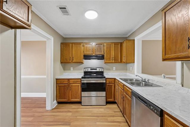 401 Autumn Leaf Way, Norcross, GA 30093