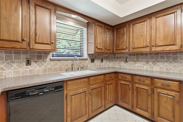 3703 Marked Tree Drive, Edmond, OK 73013