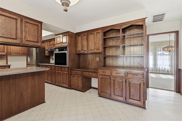 3703 Marked Tree Drive, Edmond, OK 73013