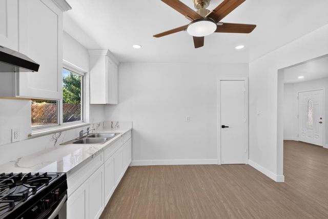 631 Las Palmas Ave, Sacramento, CA 95815