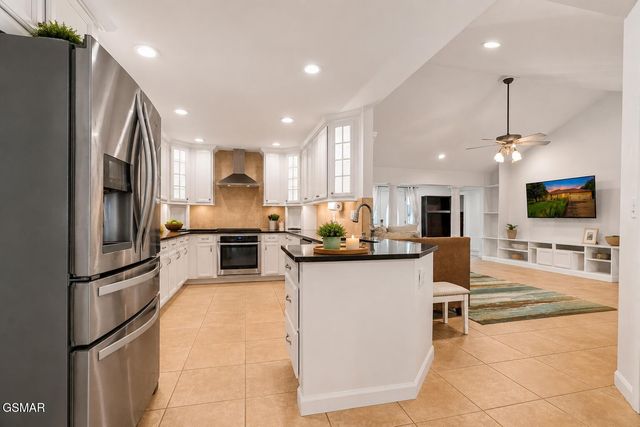 2070 James Road, Sevierville, TN 37876