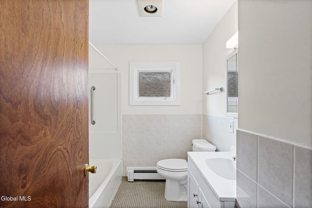 22 View Avenue, Albany, NY 12209