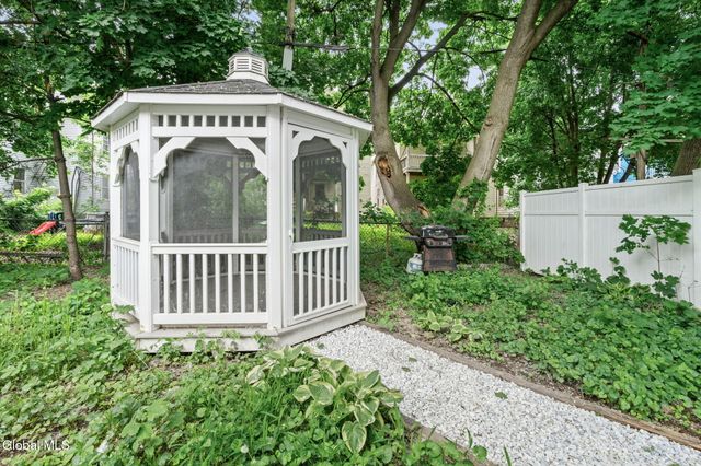 22 View Avenue, Albany, NY 12209