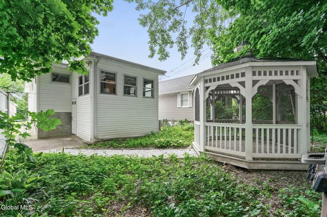 22 View Avenue, Albany, NY 12209
