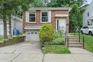22 View Avenue, Albany, NY 12209