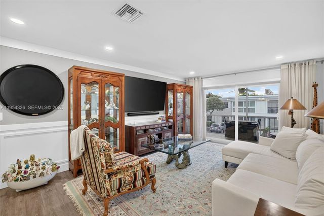 6471 Bay Club Dr 3, Fort Lauderdale, FL 33308