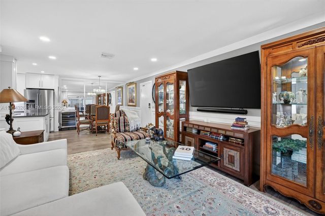 6471 Bay Club Dr 3, Fort Lauderdale, FL 33308