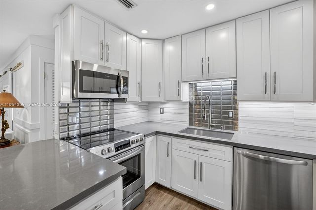 6471 Bay Club Dr 3, Fort Lauderdale, FL 33308