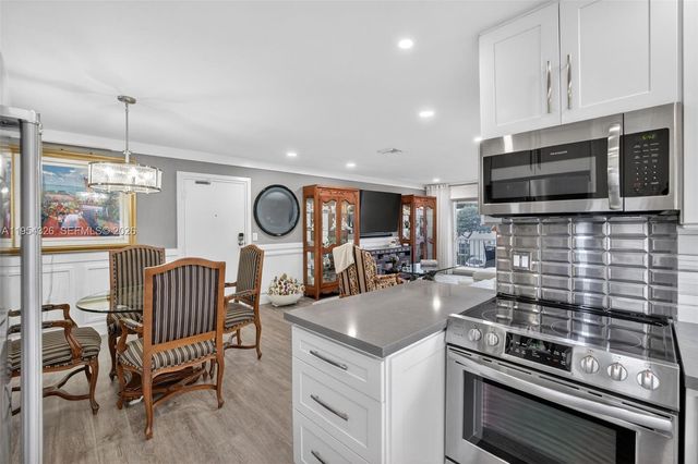 6471 Bay Club Dr 3, Fort Lauderdale, FL 33308