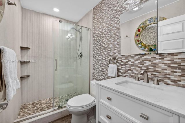 6471 Bay Club Dr 3, Fort Lauderdale, FL 33308