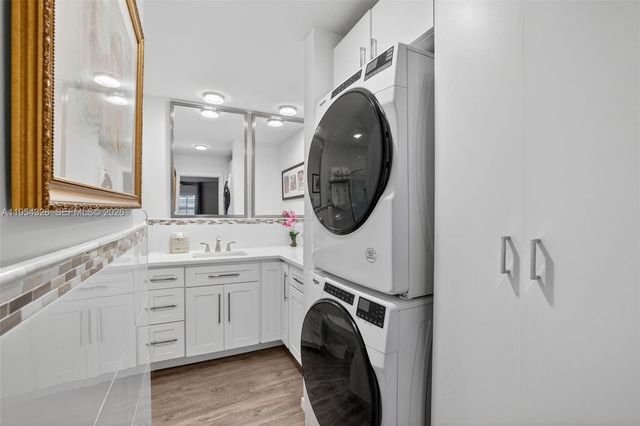 6471 Bay Club Dr 3, Fort Lauderdale, FL 33308