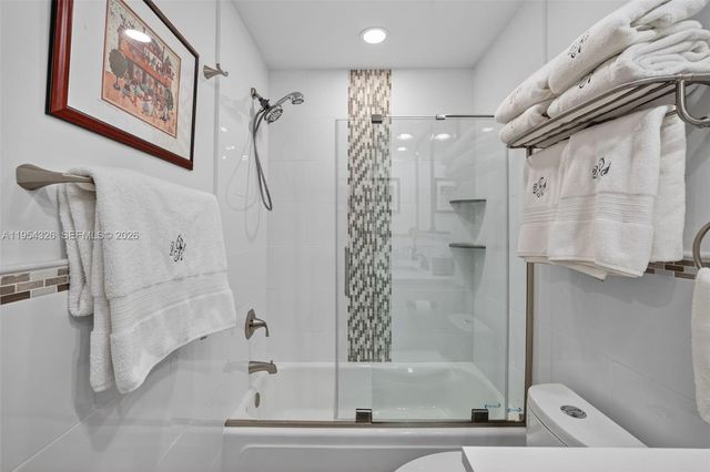 6471 Bay Club Dr 3, Fort Lauderdale, FL 33308