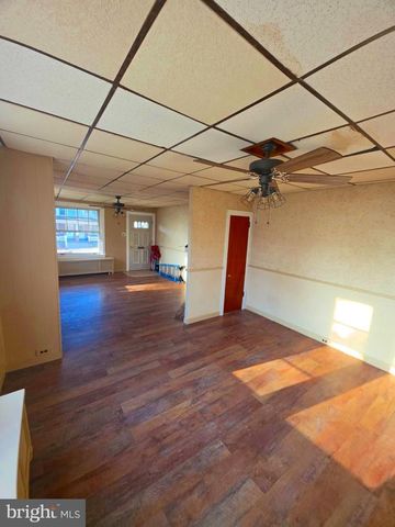 612 CRESCENT AVE, Reading, PA 19605