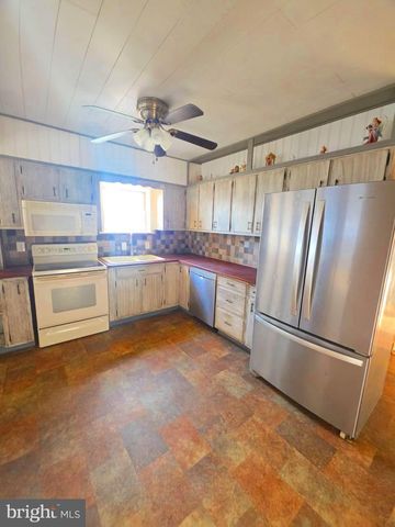 612 CRESCENT AVE, Reading, PA 19605
