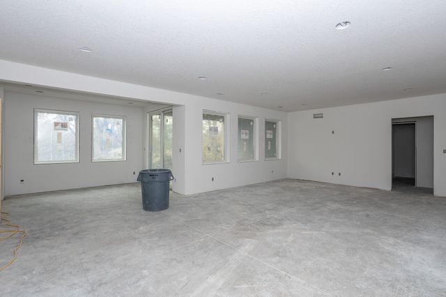 1390 NW Red Oak Drive, Waukee, IA 50263