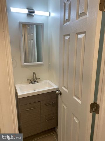 139 N FARSON, Philadelphia, PA 19139